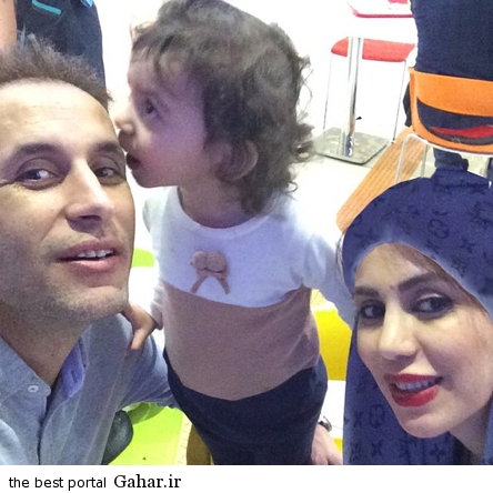 عکس یحیی گل محمدی در کنار همسر و دخترش