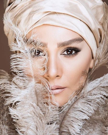 عکس های آتلیه ای هنگامه قاضیانی با آرایش غلیظ