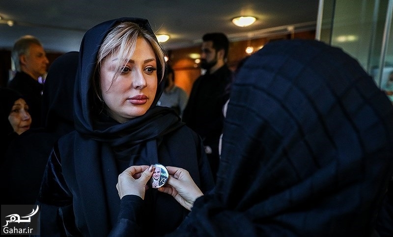 عکسهای بازیگران در مراسم چهلم علی معلم