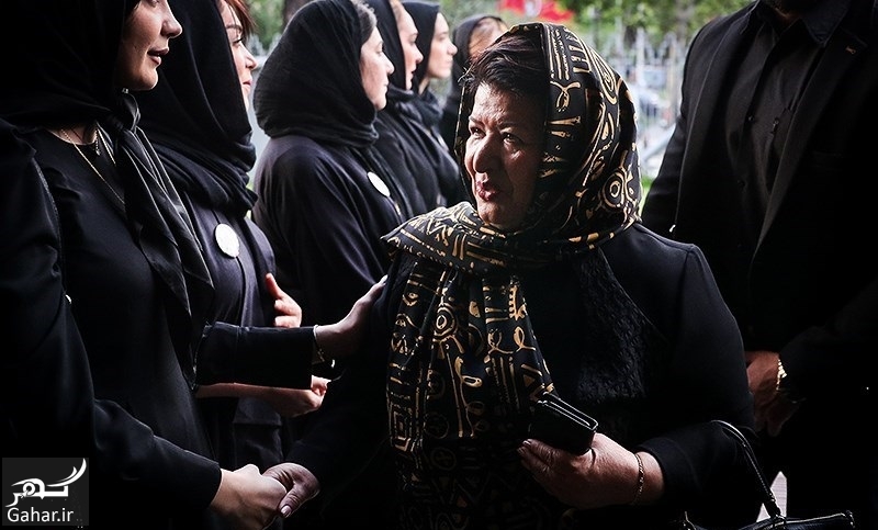 عکسهای بازیگران در مراسم چهلم علی معلم