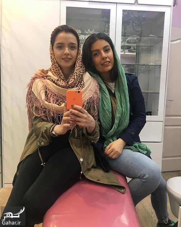 عکس ترانه علیدوستی و دوستش با تیپ عجیب!