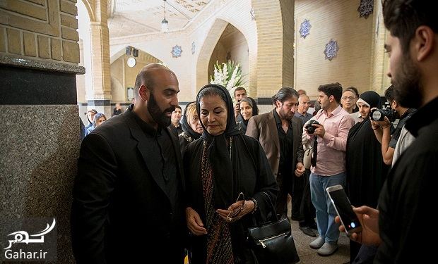 عکسهای بازیگران و هنرمندان در مراسم ختم ناصر ملک مطیعی/ 24 عکس