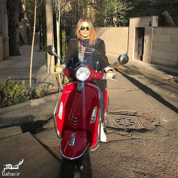 عکس دیدنی از دنیا مدنی سوار بر موتور