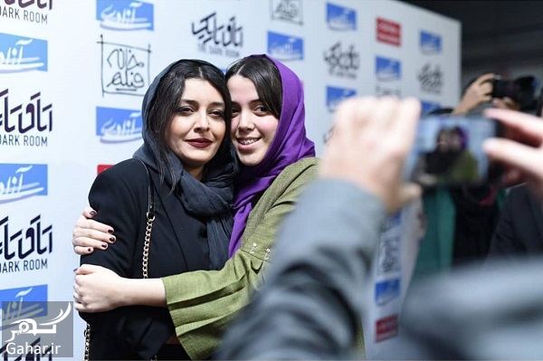 عکسهای ساره بیات در اکران اتاق تاریک