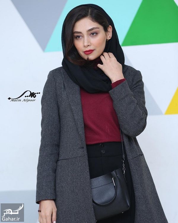 ژست های دیبا زاهدی در اکران نهنگ آبی / 7 عکس