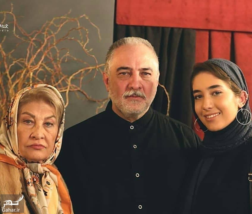 ایرج نوذری کنار مادر و دخترش / عکس
