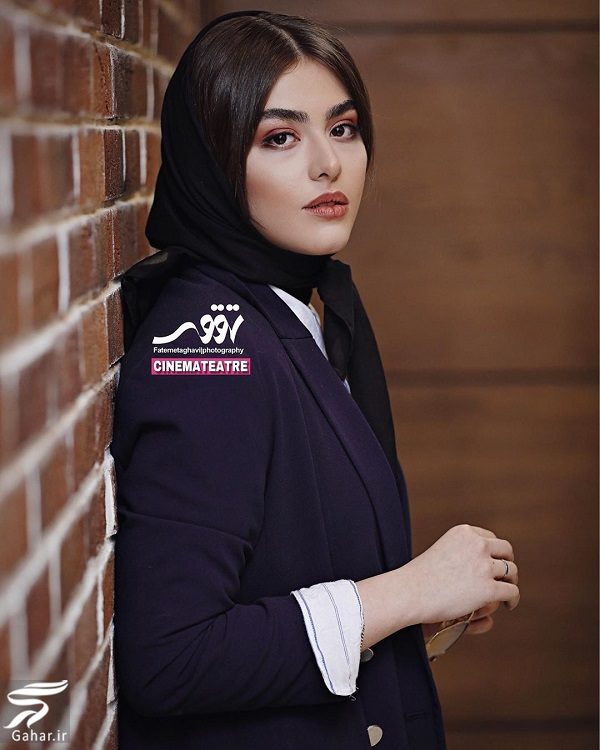 ژست های متفاوت ریحانه پارسا در اکران فیلم مردی بدون سایه / 7 عکس