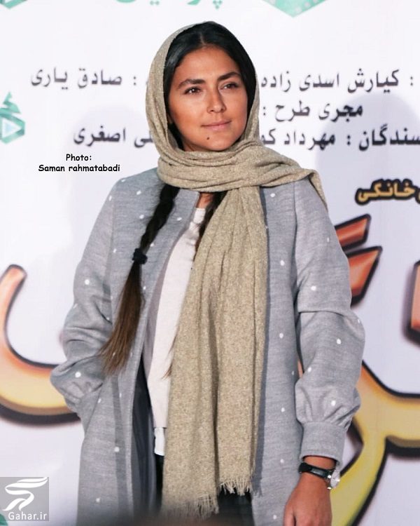 هدی زین العابدین در کنار پدر و خواهرش در اکران کرگدن / 5 عکس