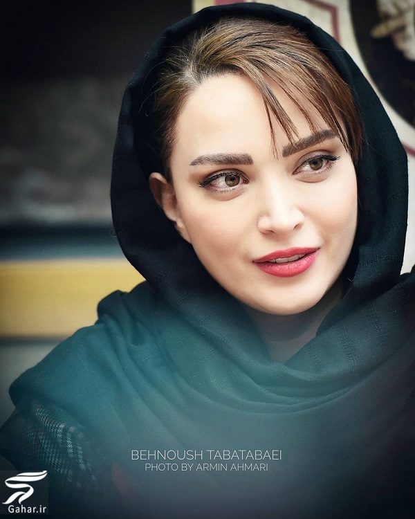 عکسهای متفاوت بهنوش طباطبایی در نمایش روزهای رادیو