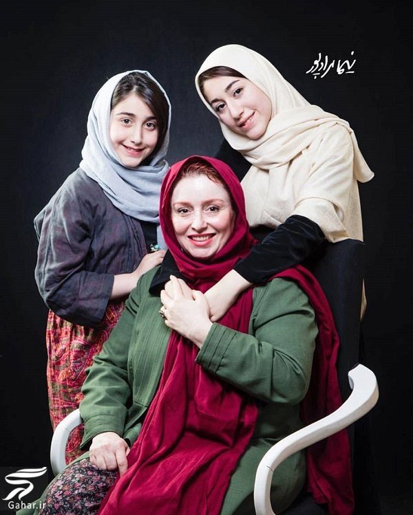 عکسی از ژاله صامتی و دخترانش