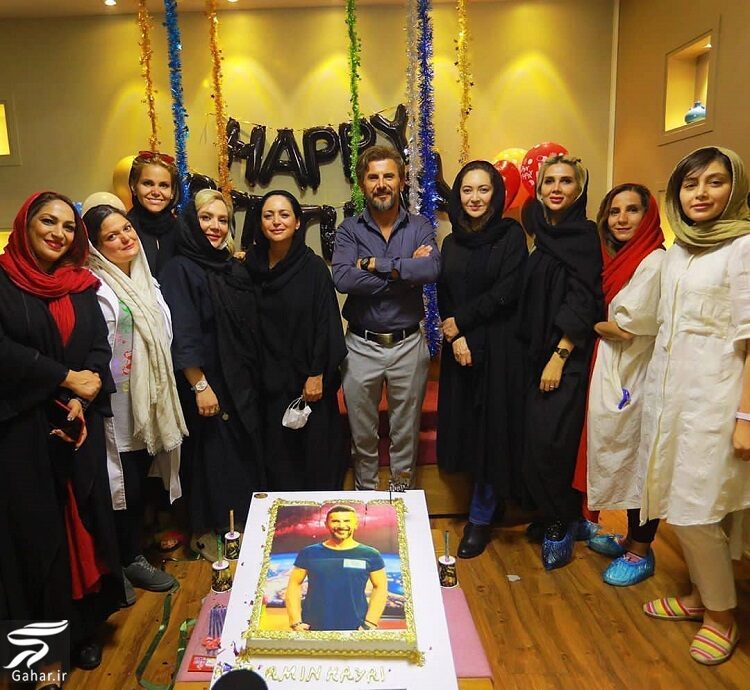 عکس جشن تولد 50 سالگی امین حیایی در کنار بازیگران