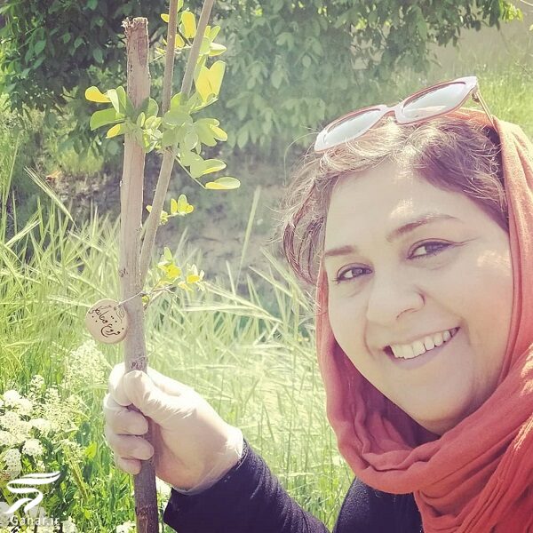 عکسها و بیوگرافی فروغ قجابگلی / بازیگر نقش صغری در هم گناه