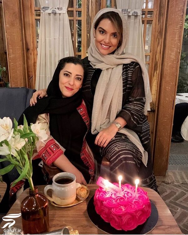 عکسی از کودکی دنیا مدنی و خواهرش