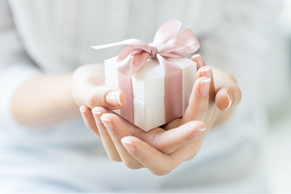 با خرید اینترنتی هدیه در وقت و هزینه خود صرفه جویی کنید
