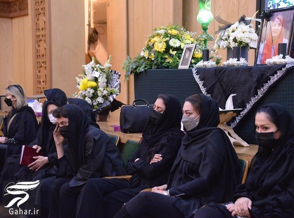 عکسهای بازیگران در مراسم زنده یاد منیژه افشاری (مادر مارال و مونا فرجاد)
