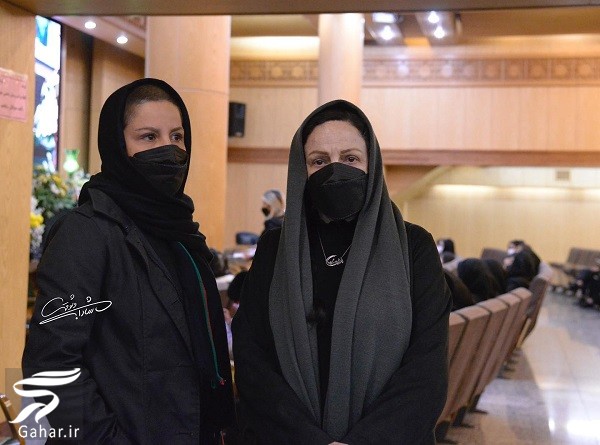 عکسهای بازیگران در مراسم زنده یاد منیژه افشاری (مادر مارال و مونا فرجاد)