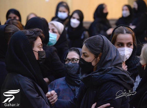 عکسهای بازیگران در مراسم زنده یاد منیژه افشاری (مادر مارال و مونا فرجاد)