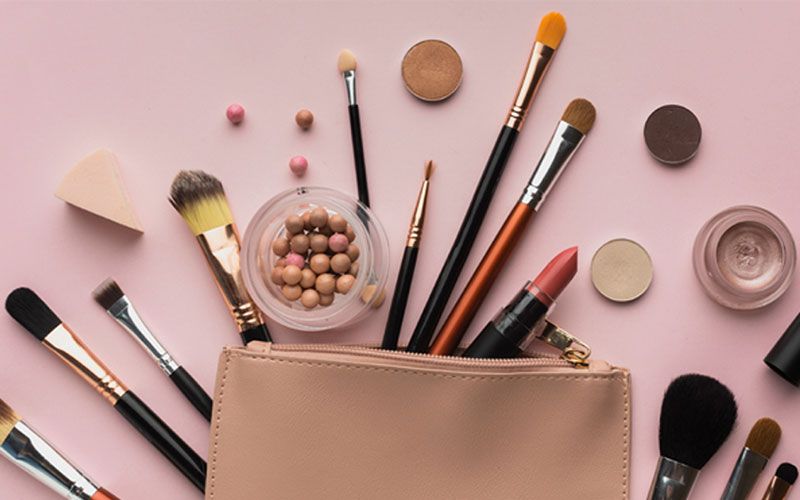 پرطرفدارترین رشته های آموزشگاه آرایشگری دترلند