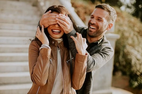 13 راه افزایش علاقه در رابطه