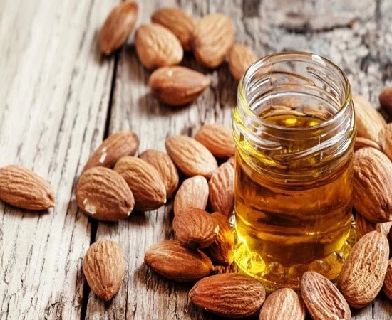 روش استفاده روغن بادام تلخ برای پوست صورت