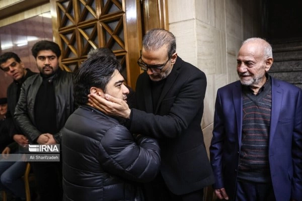 عکسهای بازیگران در مراسم ختم همسر علیرضا قربانی