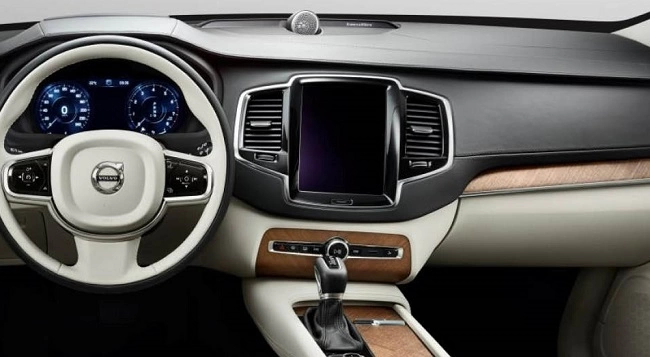 مشخصات ولوو xc90 + عکس های داخل و بیرون