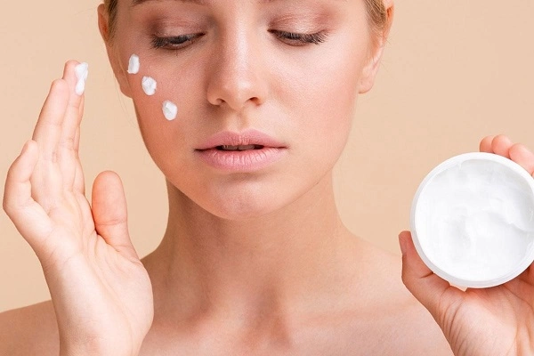 تفاوت بین آبرسان و مرطوب کننده چیست؟