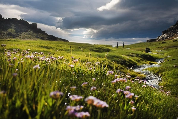 جاهای دیدنی همدان در تابستان؛ همدان گردی در گرمای تابستان