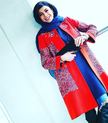 عکس های آزاده صمدی با تیپ متفاوت و جذاب