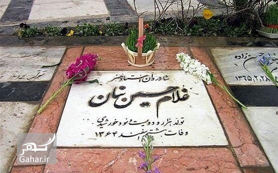 عکس : سنگ قبر خواننده های ایرانی