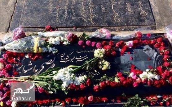 عکس : سنگ قبر خواننده های ایرانی